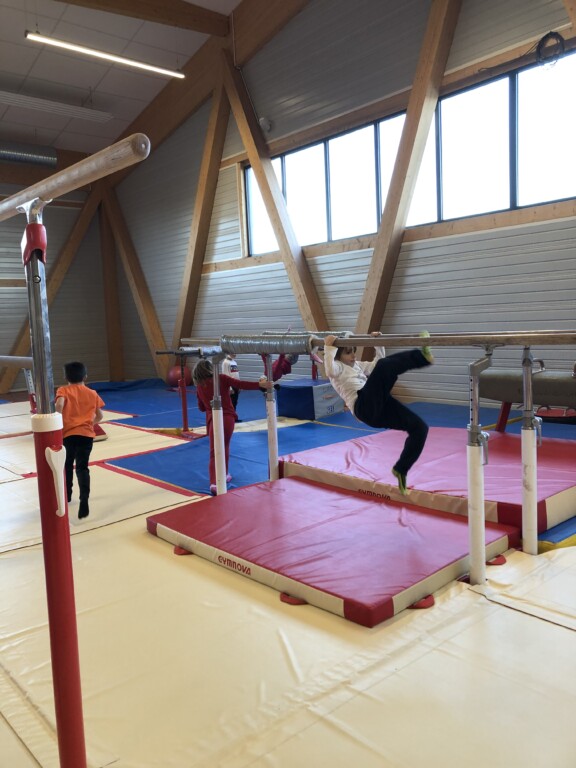 Gymnastique/Gymnastique aux agrès – Barres asymétriques scolaires